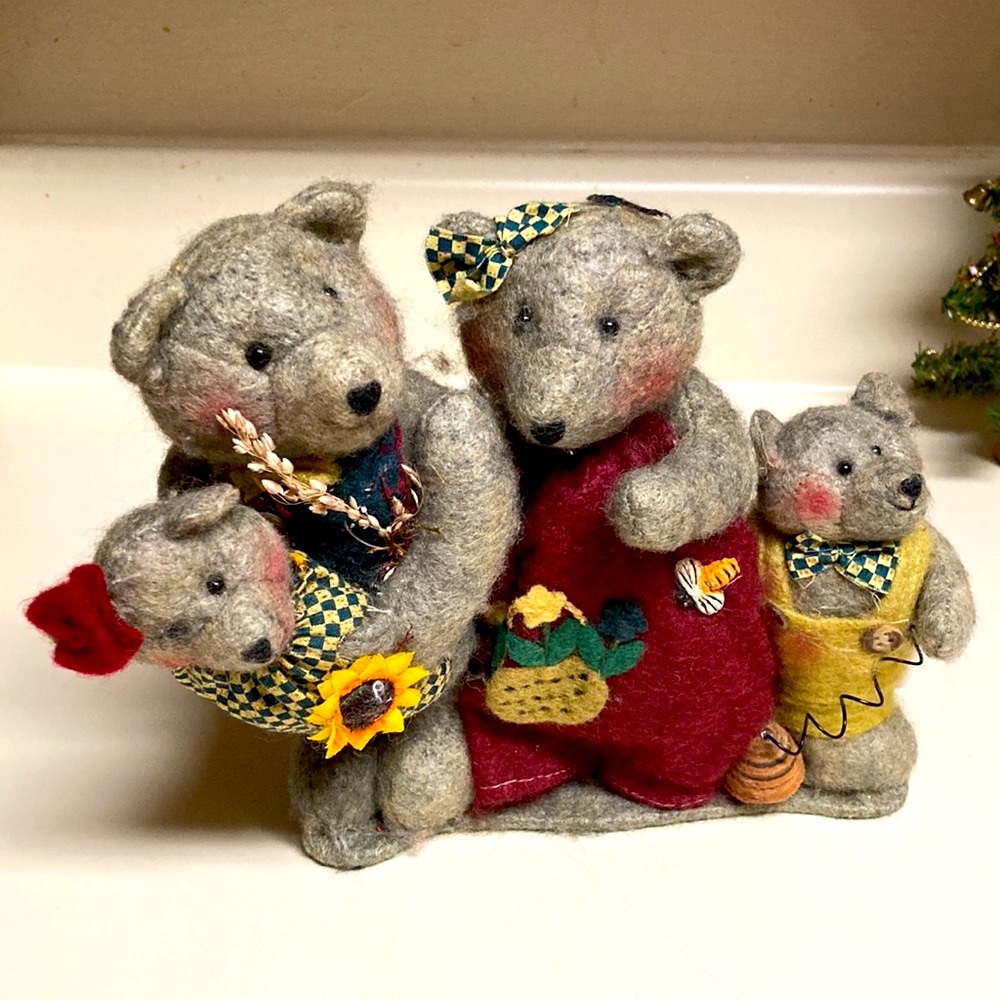 Vintage Coyne’s & Co. Mother Brown’s Bear Family